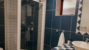 Bathroom - Oyster Kaya (Oyster Bay)