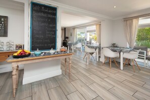 Free daily English breakfast - Oude Schuur Boutique (Hermanus)