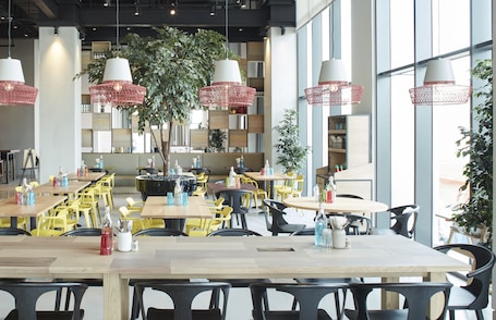 Breakfast, lunch, dinner served; international cuisine . Rove Trade Centre