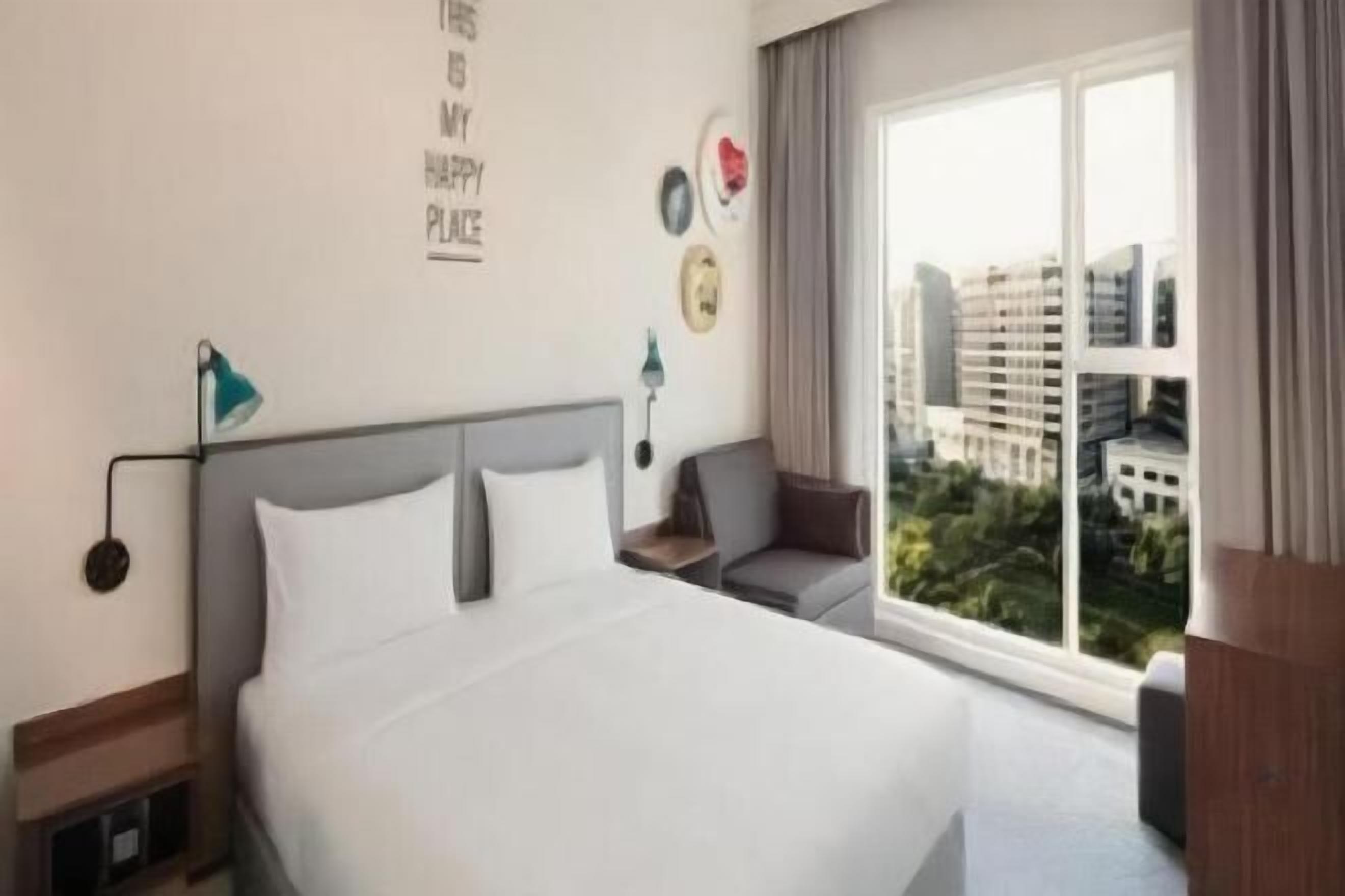 Coffres-forts dans les chambres, bureau, rideaux occultants