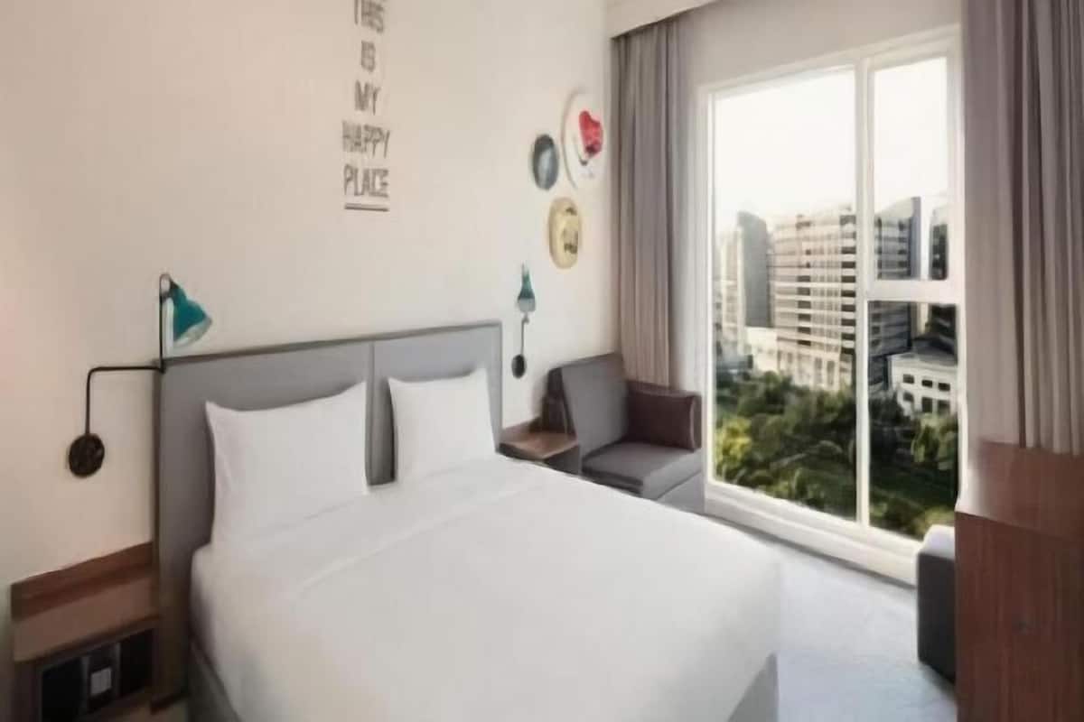 In-room safe, desk, blackout drapes, soundproofing