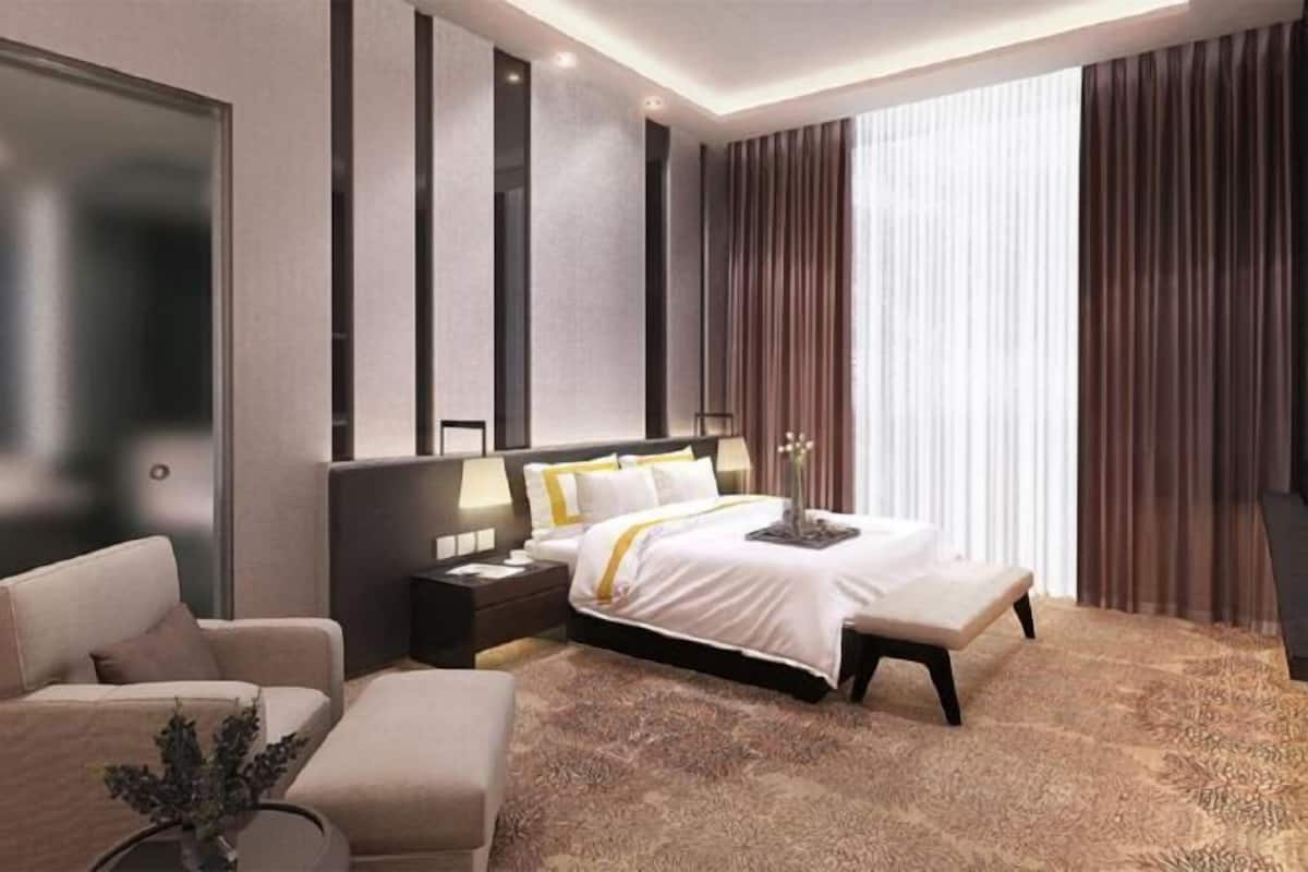 In-room safe, desk, soundproofing, iron/ironing board