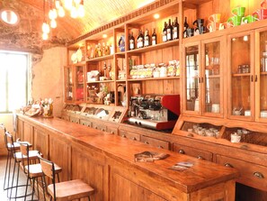 Breakfast, lunch, dinner served; local and international cuisine