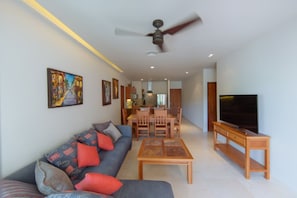 Luxury Condo, 3 Bedrooms, Garden View, Courtyard Area | Living room
