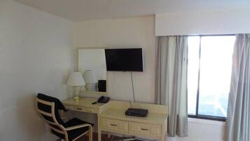 Family Room | Living area | Flat-screen TV