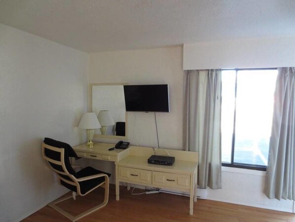 Family Room | Living area | Flat-screen TV - Imperial Motel (Grand Forks)