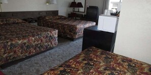 Familienzimmer | Schreibtisch, kostenloses WLAN, BettwƤsche