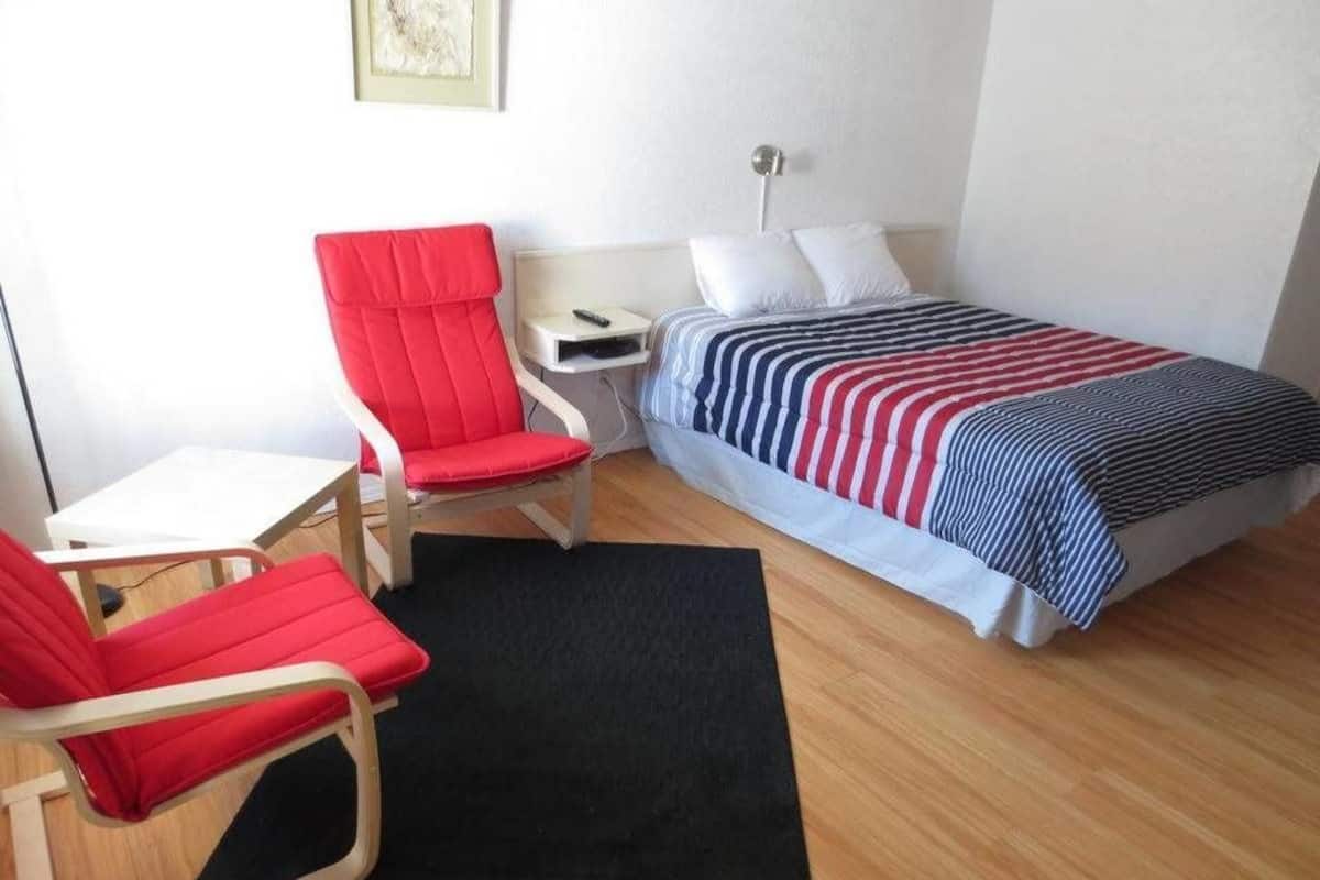 Chambre, 1 très grand lit