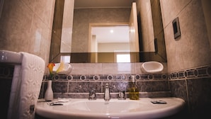 Bathroom sink - San Rafael Group Hotel (San Rafael)