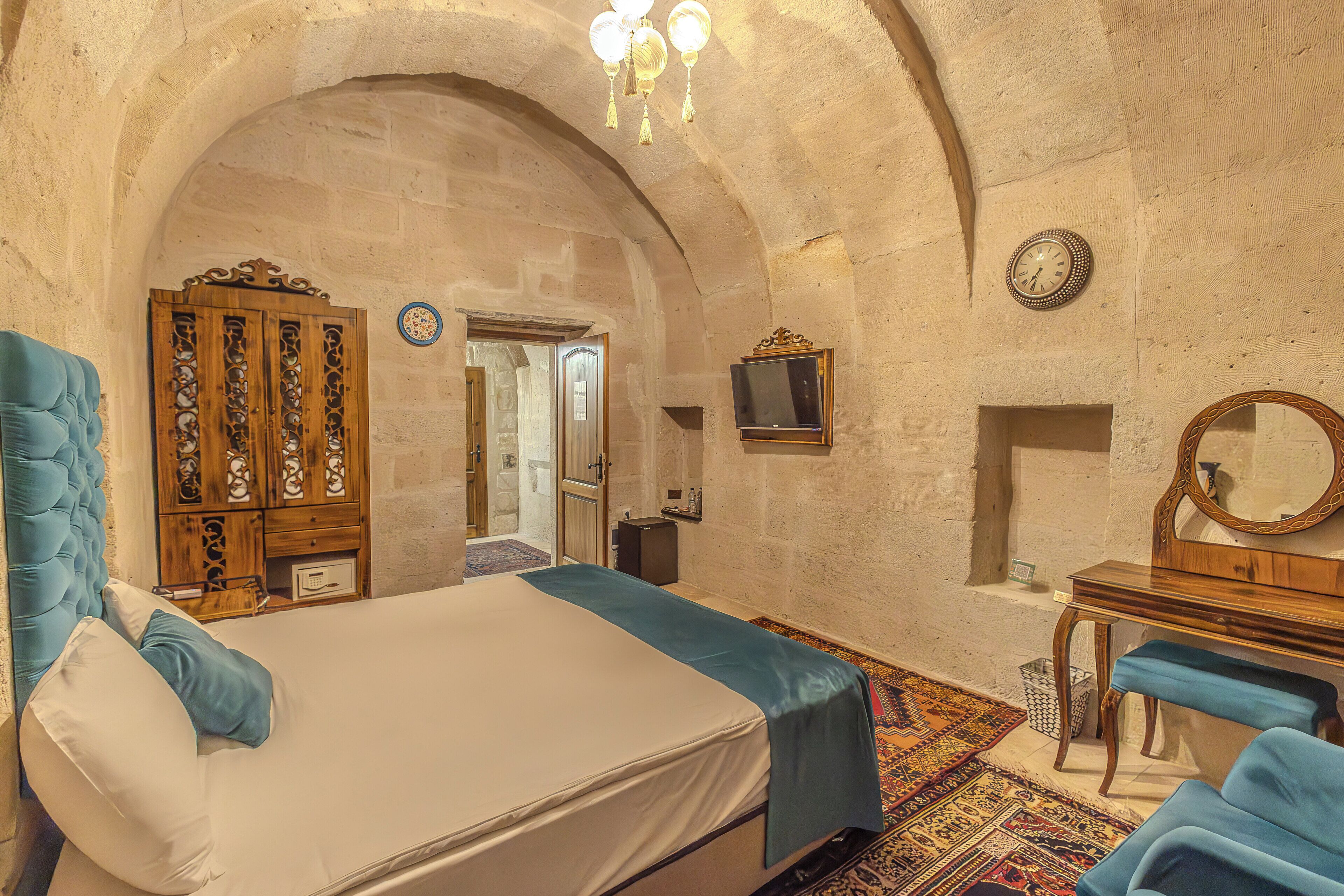 standard room | premium bedding, minibar, in-room safe, individually decorated