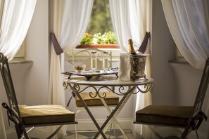 Exclusive Suite, City View | Room amenity - Trastevere Royal Suite (Rome)