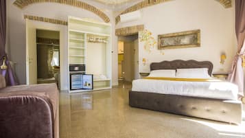 Exclusive-Suite, Stadtblick | Hochwertige Bettwaren, Minibar (mit einigen kostenlosen Artikeln)