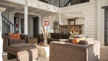 Villa Superior - sjöutsikt | Vardagsrum | Platt-tv