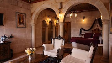 Quarto superior, 1 cama King | 1 quarto, frigobar, quartos à prova de som