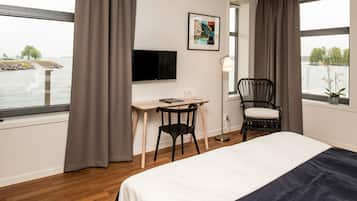 Schreibtisch, laptopgeeigneter Arbeitsplatz, VerdunkelungsvorhÀnge