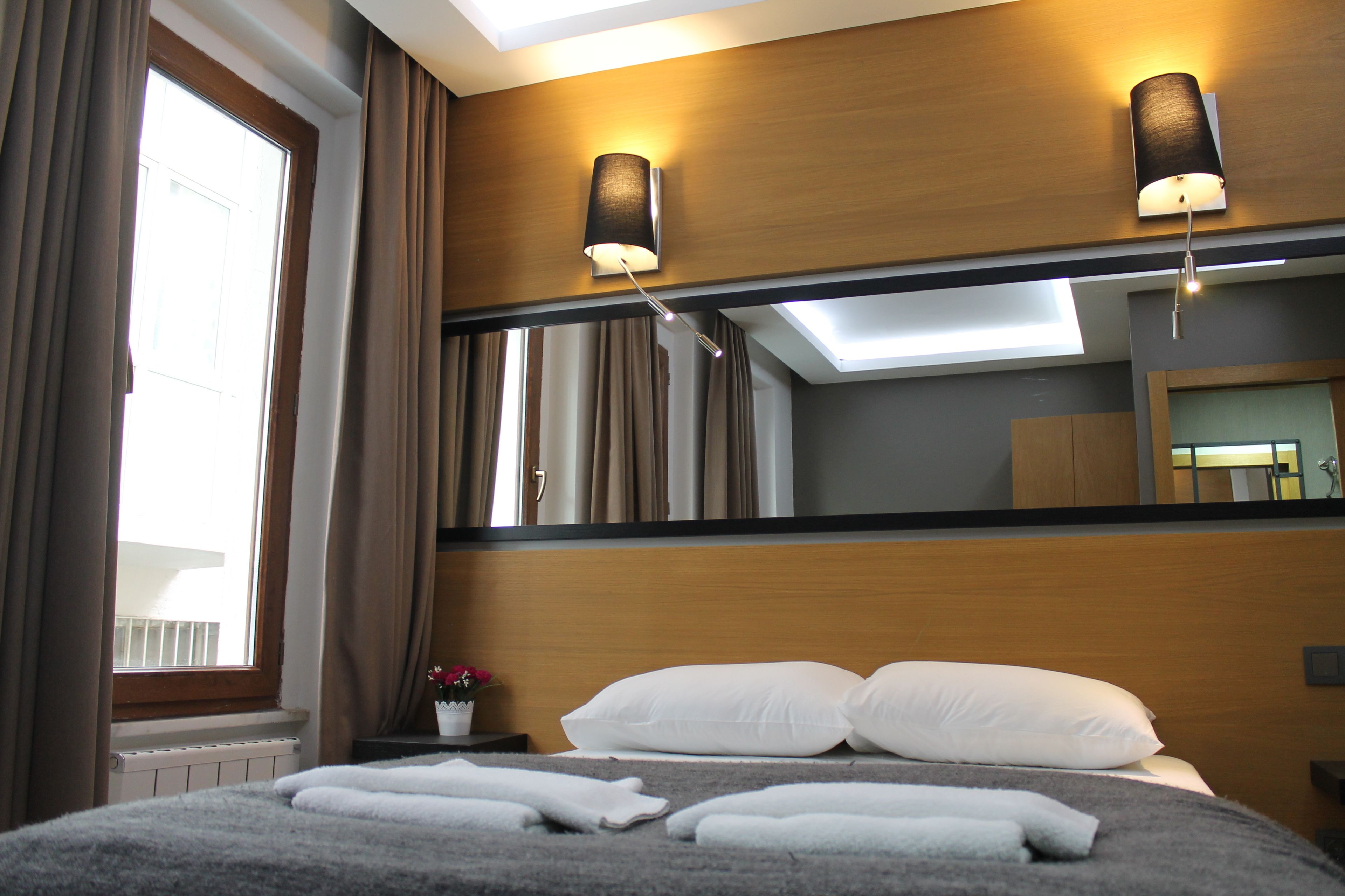 Standard Double Room | Minibar, desk, soundproofing, iron/ironing board