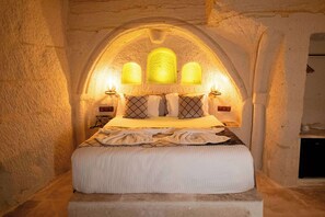 Egyptian cotton sheets, premium bedding, soundproofing, rollaway beds - Urgup Evi Cave Hotel (Ürgüp)