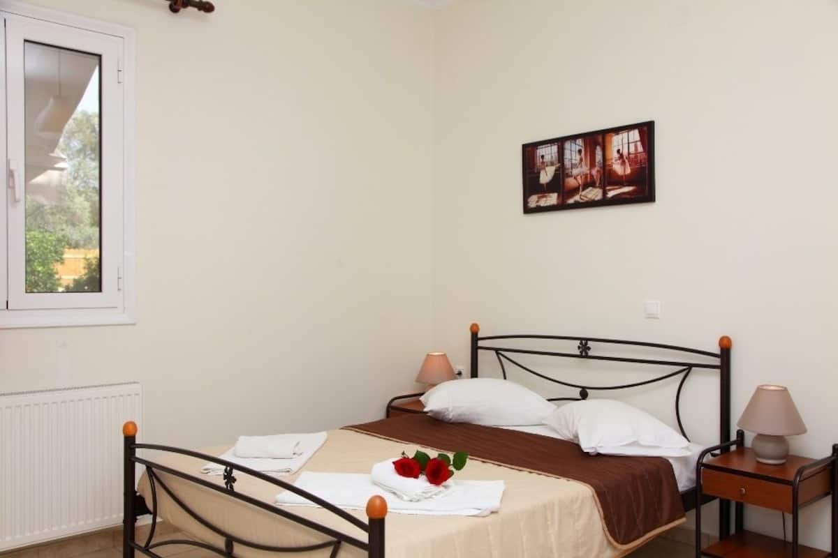 Apartment, Ground Floor | Ses yalıtımı, ütü/ütü masası, ücretsiz kablosuz İnternet