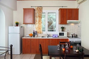 Réfrigérateur, bouilloire électrique