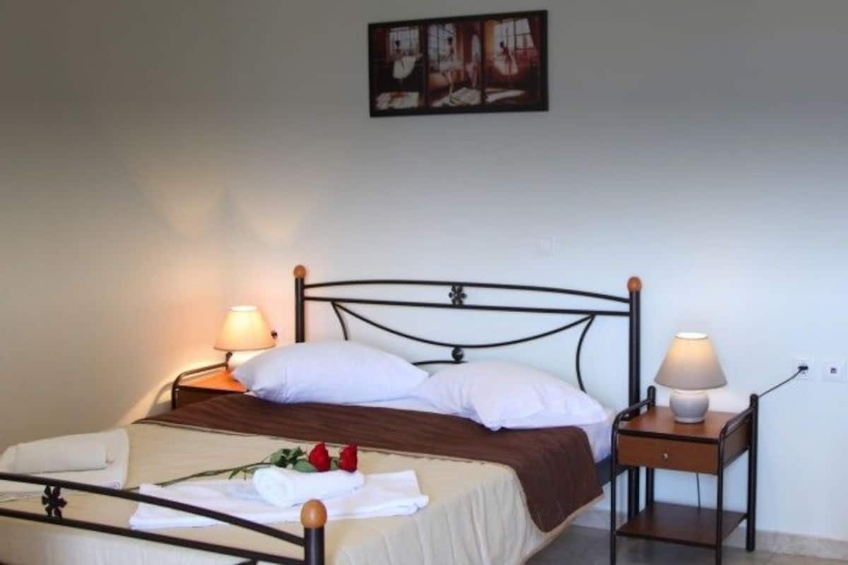 Apartment, Ground Floor | Soundproofing, iron/ironing board (on request), free WiFi