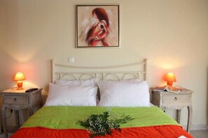 Soundproofing, iron/ironing board, free WiFi