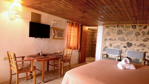 Habitación estándar, 1 cama King size, para no fumadores (Rock Walled Room)