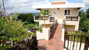 Casa estándar, 3 habitaciones (Terrace, Non Smoking) | Escritorio, wifi gratis y ropa de cama