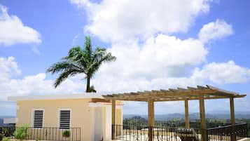 Suite estándar, 1 cama King size, para no fumadores (Private Terrace) | Escritorio, wifi gratis y ropa de cama