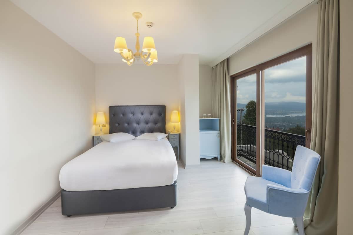 Standard Double Room, Lake View