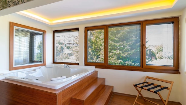 Luxury Double Room | Jetted bathtub