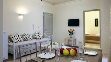 Suite (1) | Living area | Plasma TV