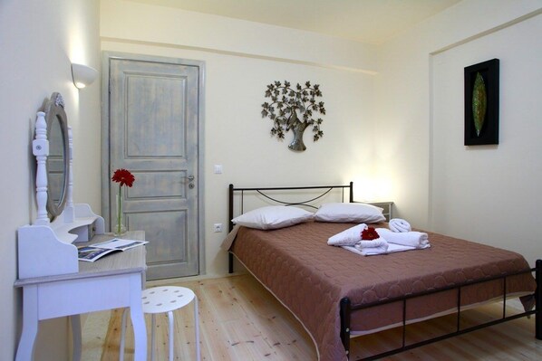 Interior - Niriides (Lefkada)