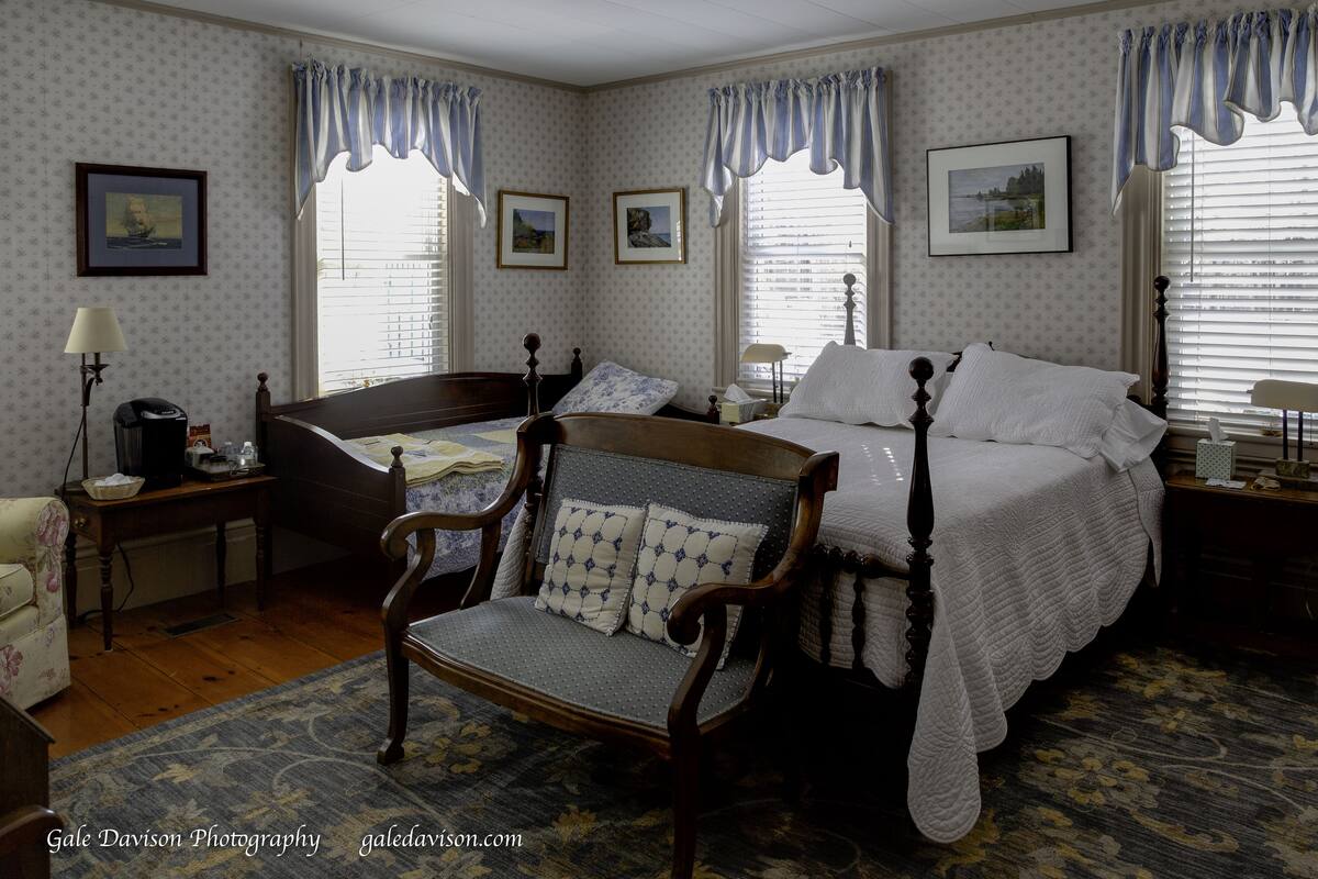 Standard Room, Multiple Beds, Non Smoking (First Floor Room) | Egyptian cotton sheets, premium bedding, memory foam beds