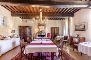 تناول الطعام