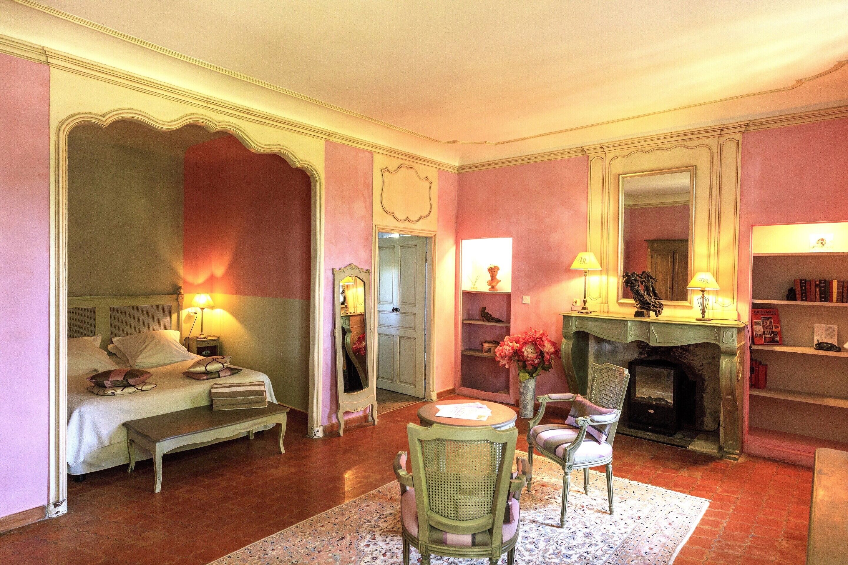 Superior Triple Room, Private Bathroom, Garden View (Camille Claudel)