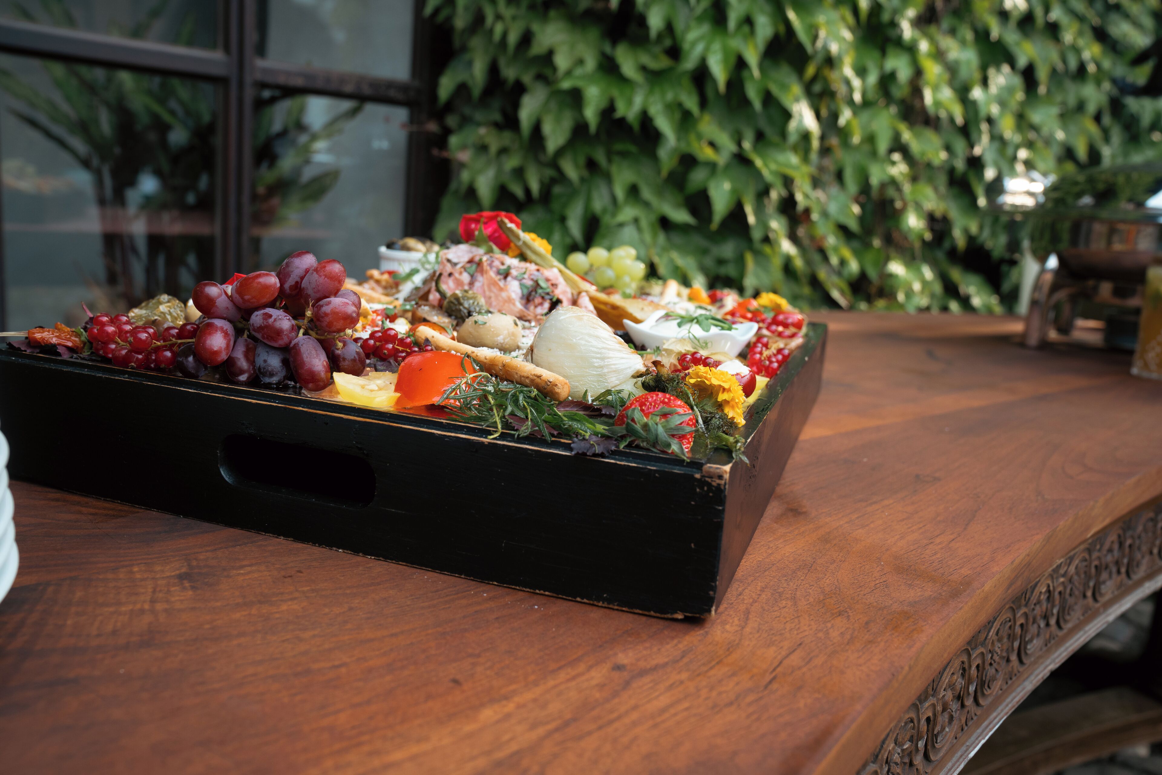 breakfast, lunch, dinner served; international cuisine