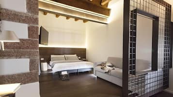 Suíte júnior | Roupas de cama premium, cofres nos quartos, individualmente decorados