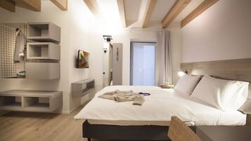 Deluxe-Doppelzimmer, Balkon | 1 Schlafzimmer, hochwertige Bettwaren, Zimmersafe, individuell dekoriert