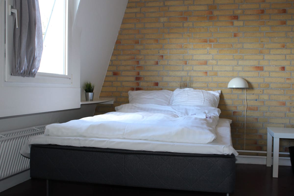 Family Room, 1 Bedroom, Shared Bathroom | 1 bedroom, cribs/infant beds, free WiFi