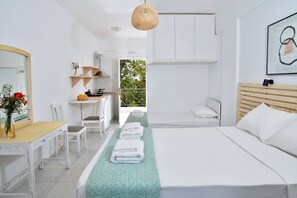 Basic Studio, 1 Bedroom, Garden View, Garden Area (for 3) | Desk, free WiFi, bed sheets
