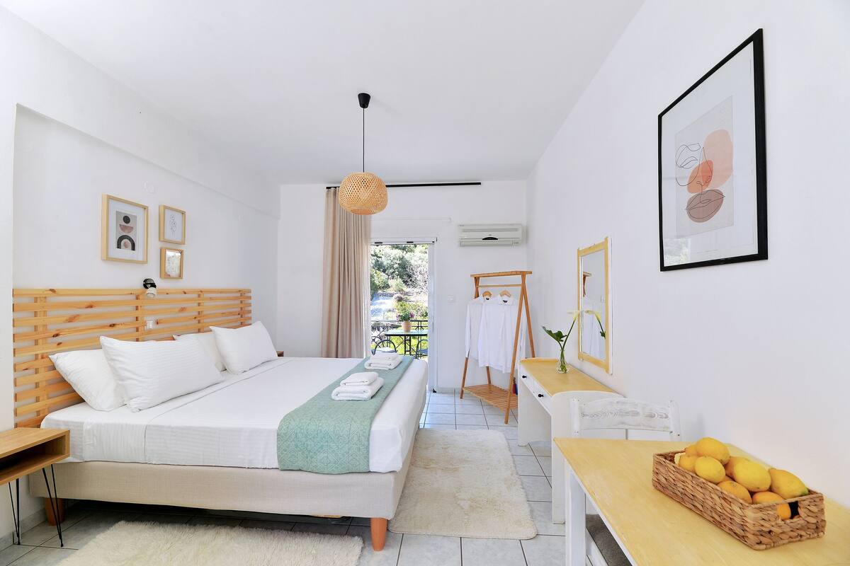 Superior Double or Twin Room | Desk, free WiFi, bed sheets