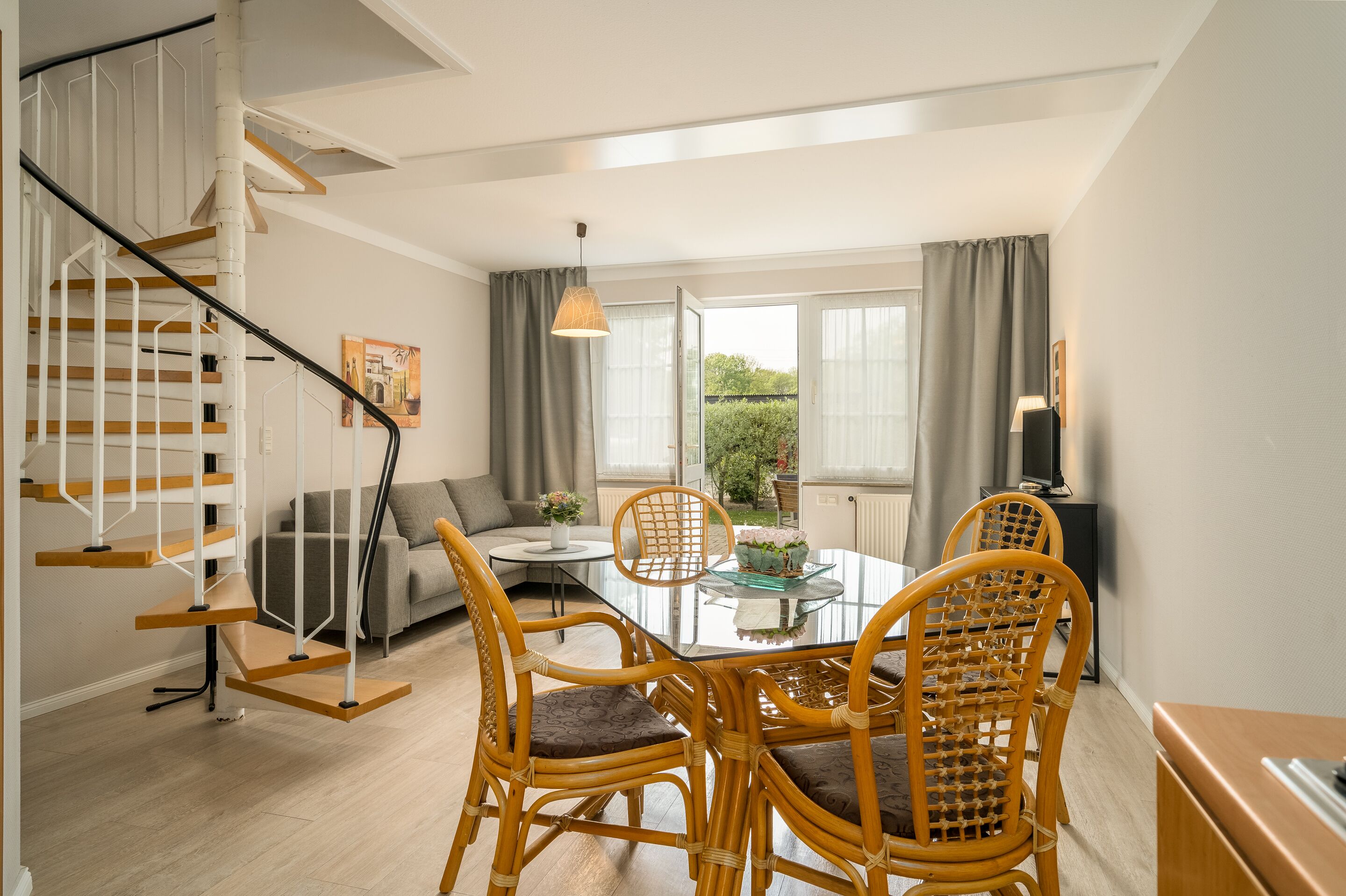 house, 1 bedroom, terrace | living area | flat-screen tv