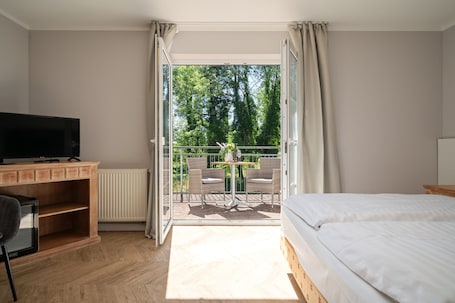 Comfort Double Room, Balcony. Hotel Müritz - Park