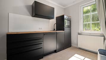 House, 1 Bedroom, Terrace | Private kitchen