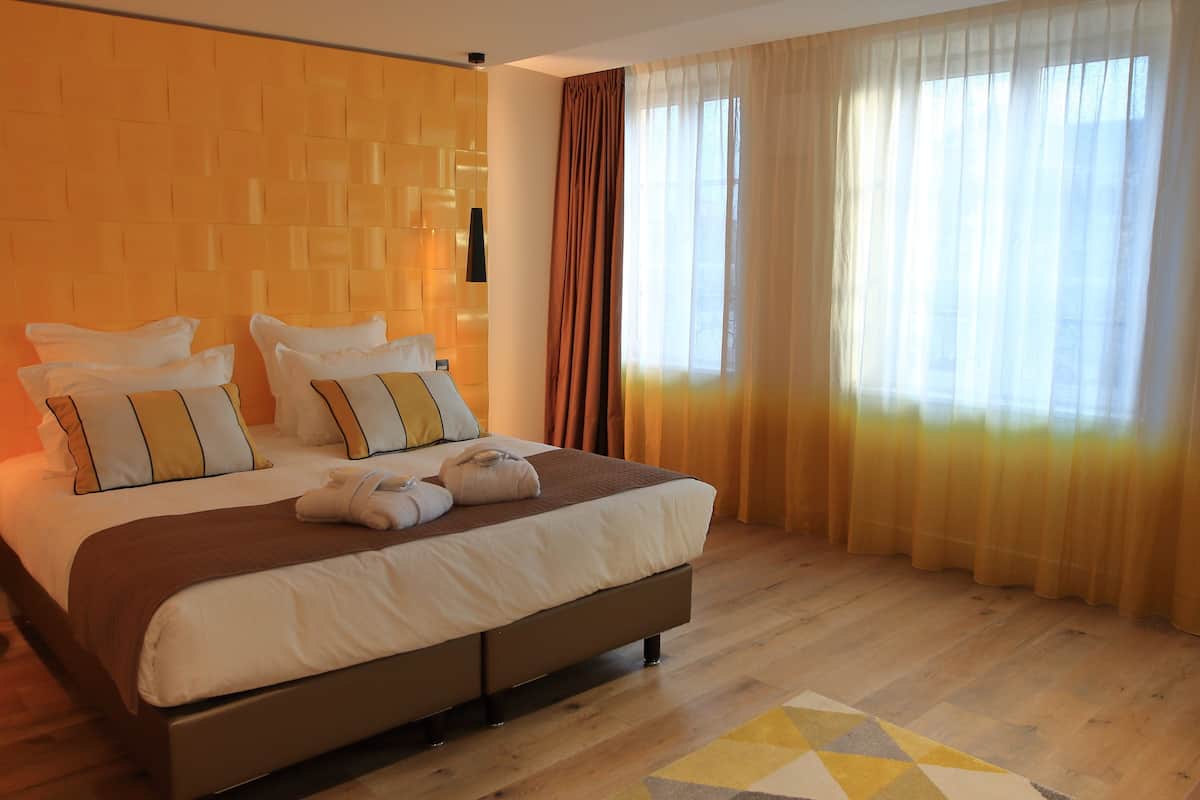 Superior-Suite, 1 Schlafzimmer, eigenes Bad | Hochwertige Bettwaren, Minibar, Schreibtisch, schallisolierte Zimmer