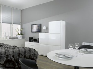 Comfort Studio | In-room dining - Résidence Le 32 (Strasbourg)