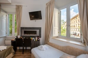 Minibar, in-room safe, individually decorated, individually furnished - Leonardo Suites - The Luxury Leading Accommodation in Rome (Rome)