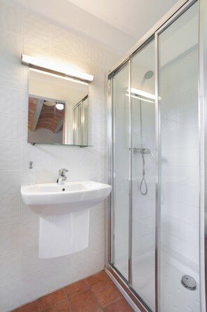 Romantisches Doppelzimmer, zum Garten hin | Badezimmer