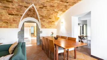 Casa tradicional, 4 habitaciones (Cal Busquetet) | Dining room