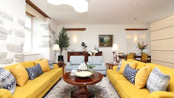 Apartment, 3 Bedrooms, Sauna | Living room